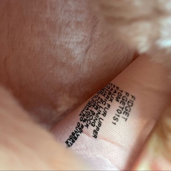 Steve Madden Fluffy Pink Faux Fur Slipper MISMATCHED SIZE 8/9 New - Picture 7 of 7